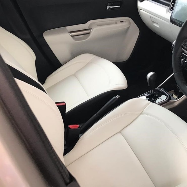 Glacier white seat covers for cars